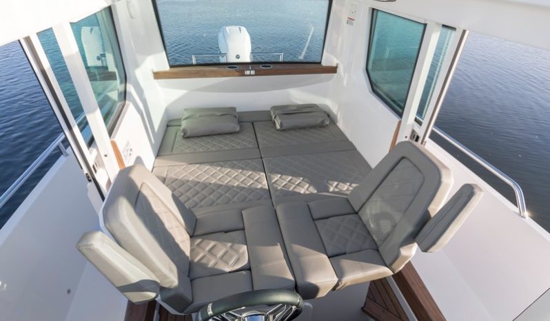 Axopar 28 Cabin