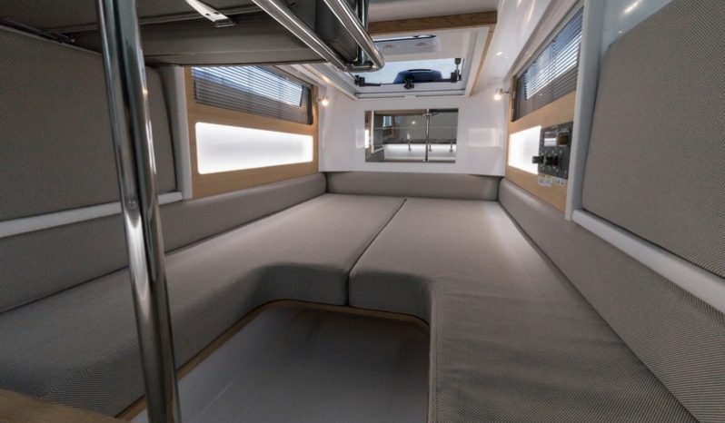 Axopar 28 Cabin