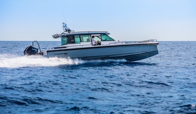 Axopar 37 Sports Cabin