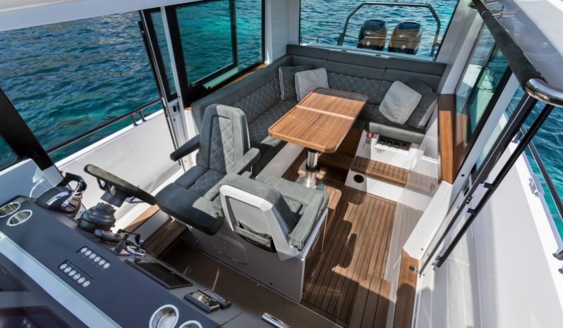 Axopar 37 Sports Cabin