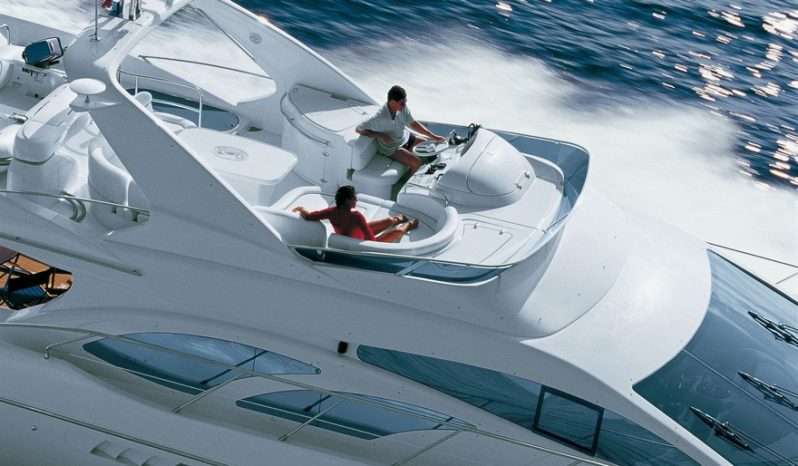 Azimut 62E