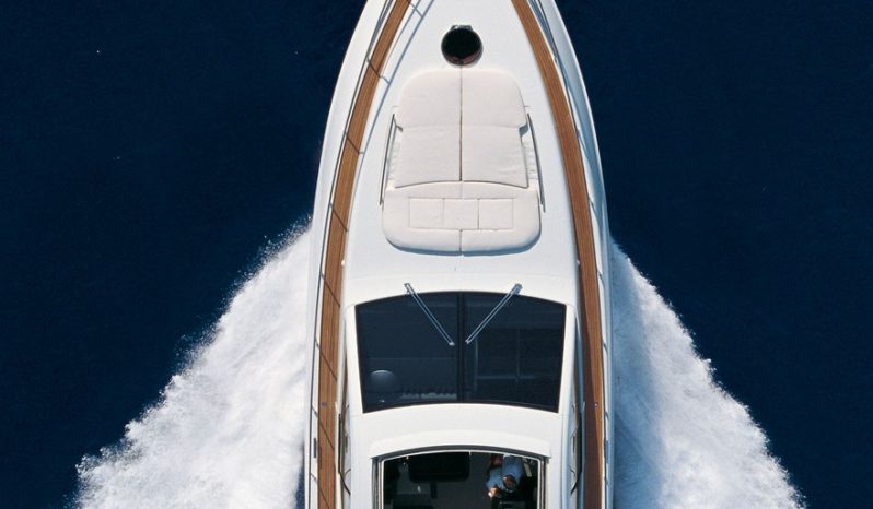 Azimut 68S