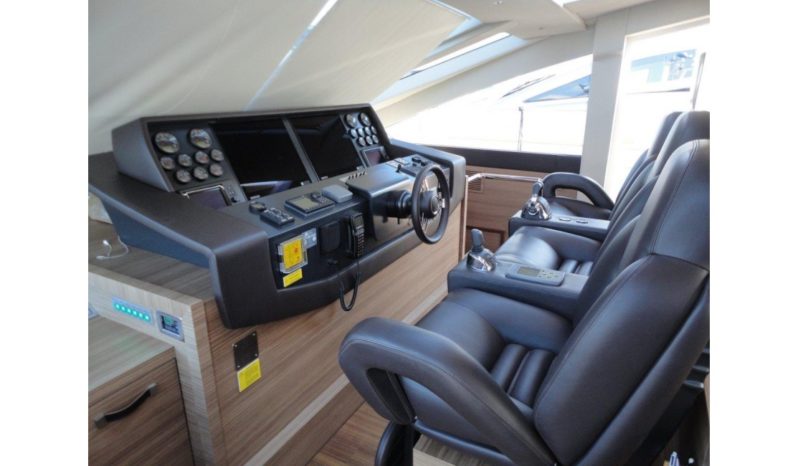 Queens Yachts 86 Sport Fly