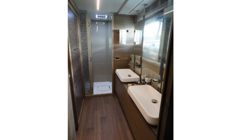 Queens Yachts 86 Sport Fly