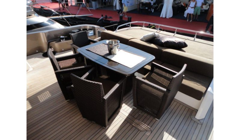 Queens Yachts 86 Sport Fly