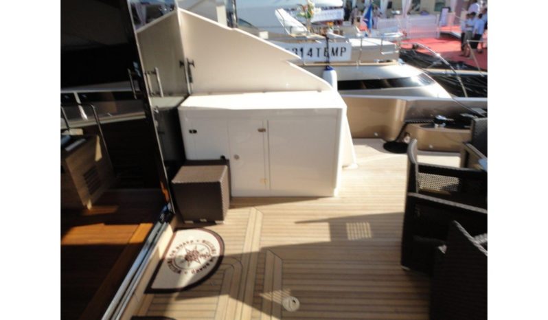 Queens Yachts 86 Sport Fly