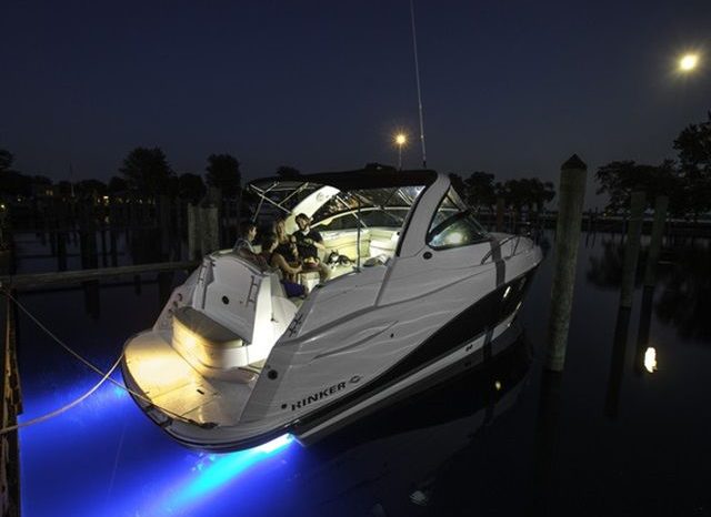 Rinker 310 Express Cruiser