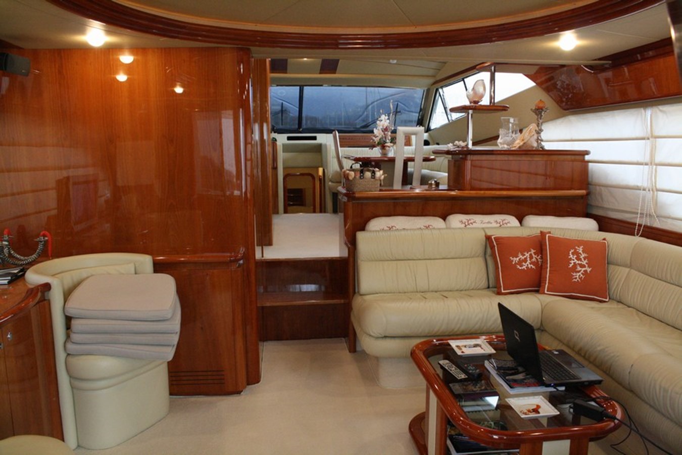 68' FERRETTI 680