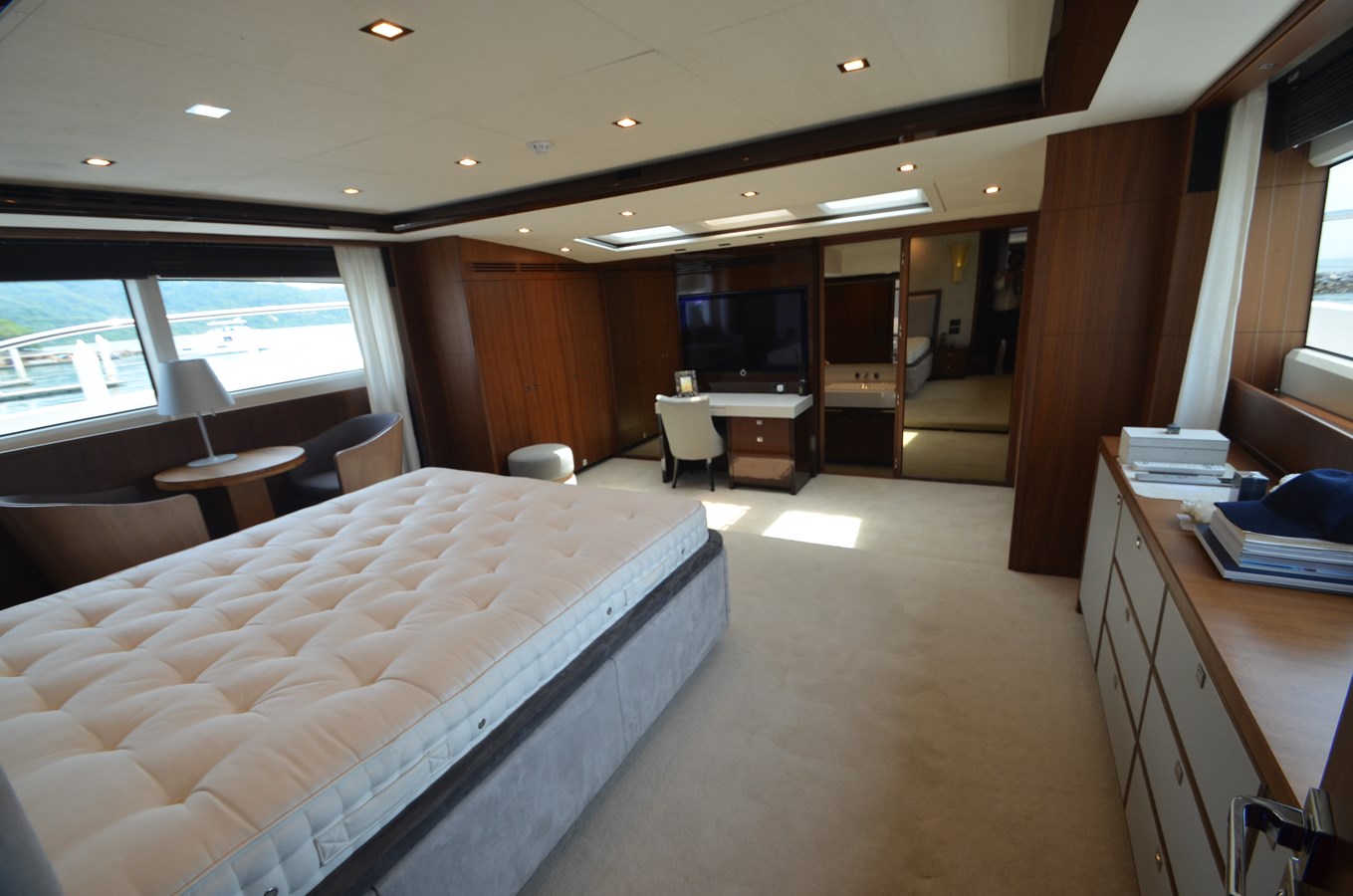 PRINCESS 32M