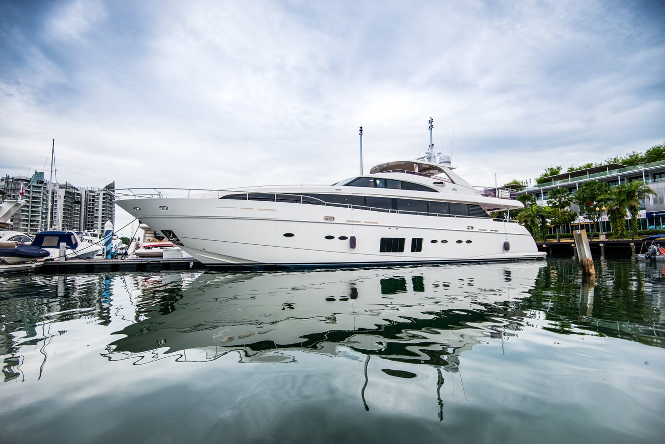 PRINCESS 32M