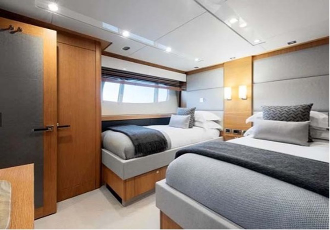 SUNSEEKER 115 SPORT YACHT 