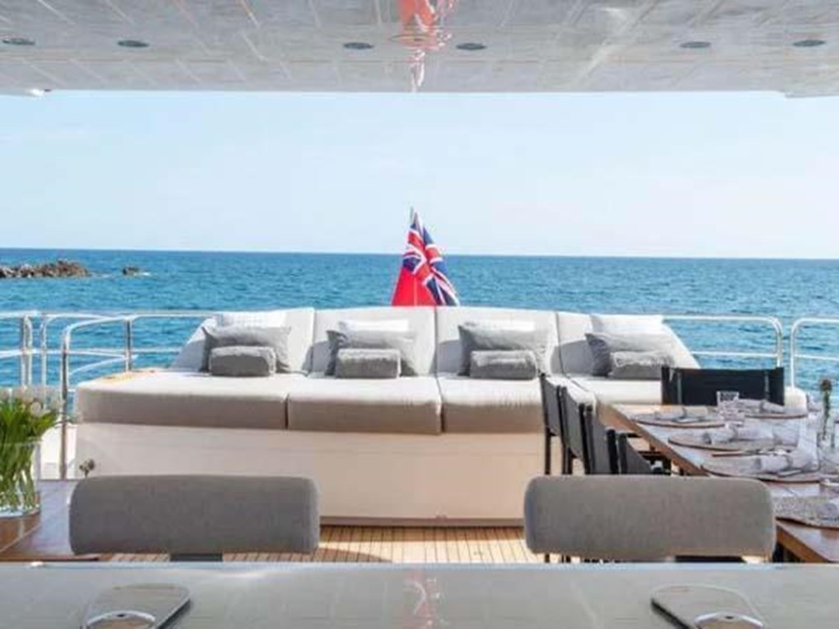 SUNSEEKER 115 SPORT YACHT 