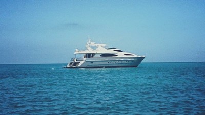 AZIMUT 100'